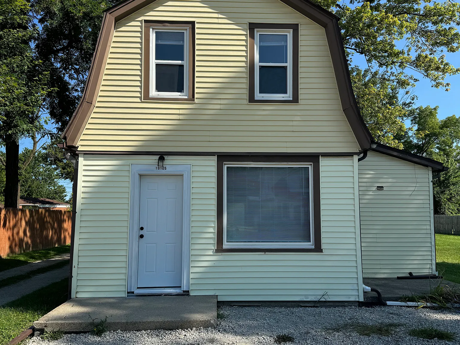 2 bed, 1000 sqft, $1,500 — Photo 1