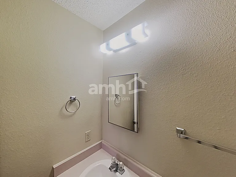 7310 Cortland Crk — Photo 9