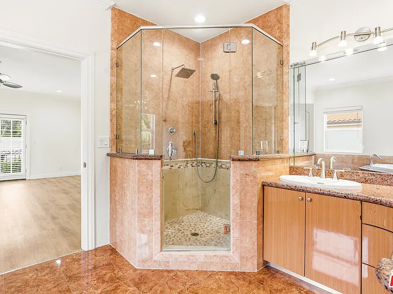 23114 Mariano St — Photo 38