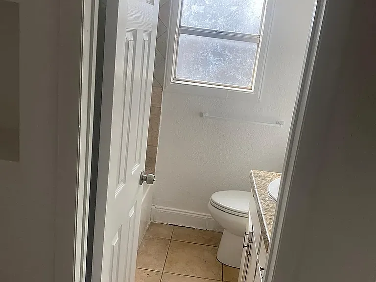 1513 E Lake Ave — Photo 1