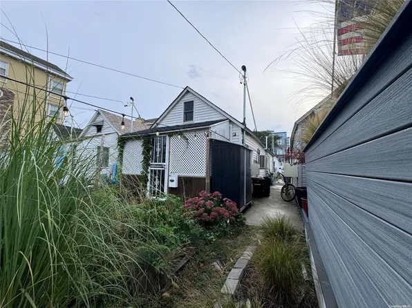 195 Beach 100 Street, Rockaway Park, NY 11694