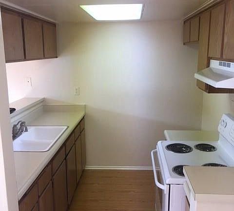 5th image of 342 E Providencia Ave