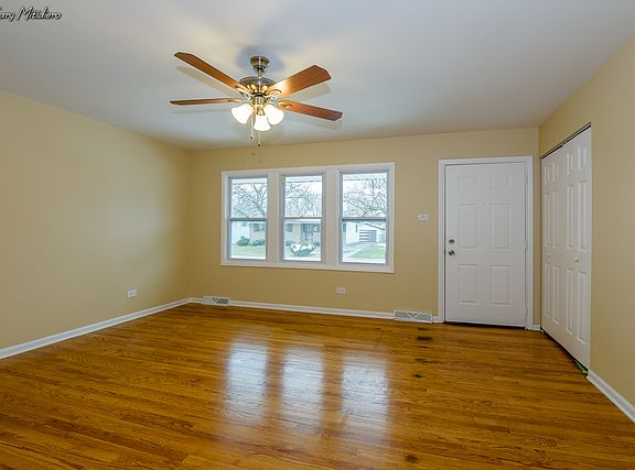 2nd image of 15663 Avalon Ave
