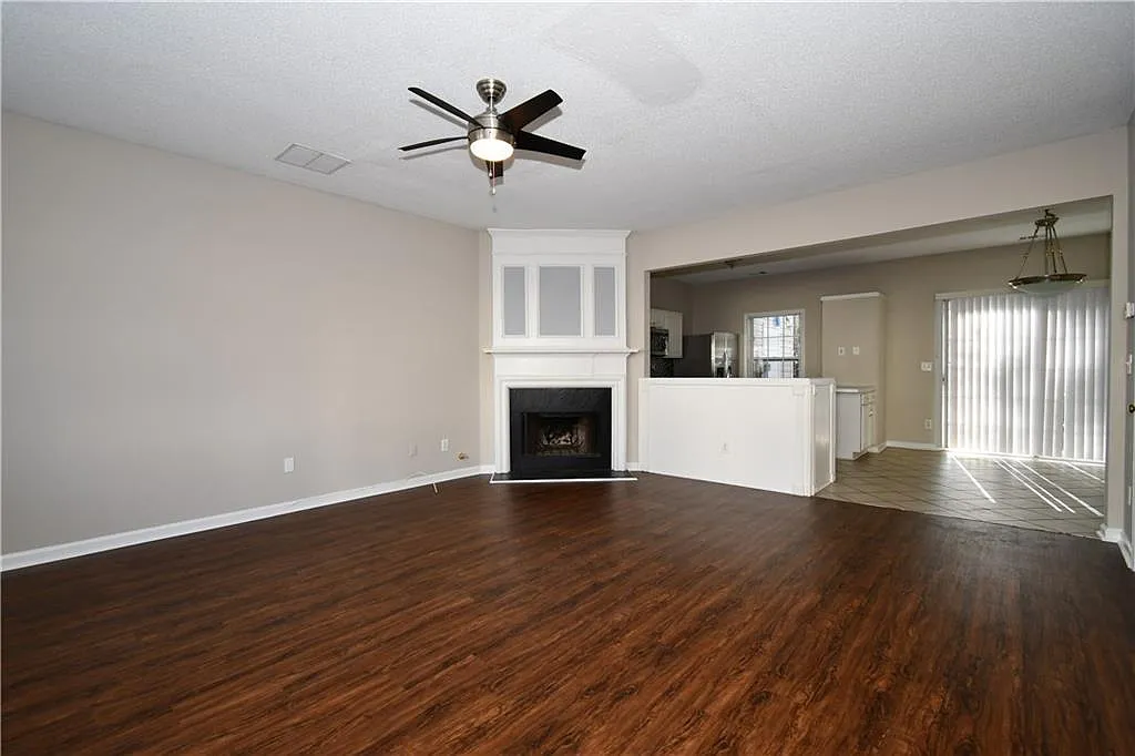 Building Photo - 9155 Nesbit Ferry Rd #74