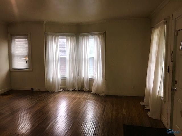 2nd image of 316 Machen St
