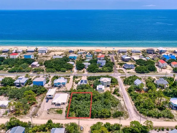 1072 W Pine Ave, Eastpoint, FL 32328