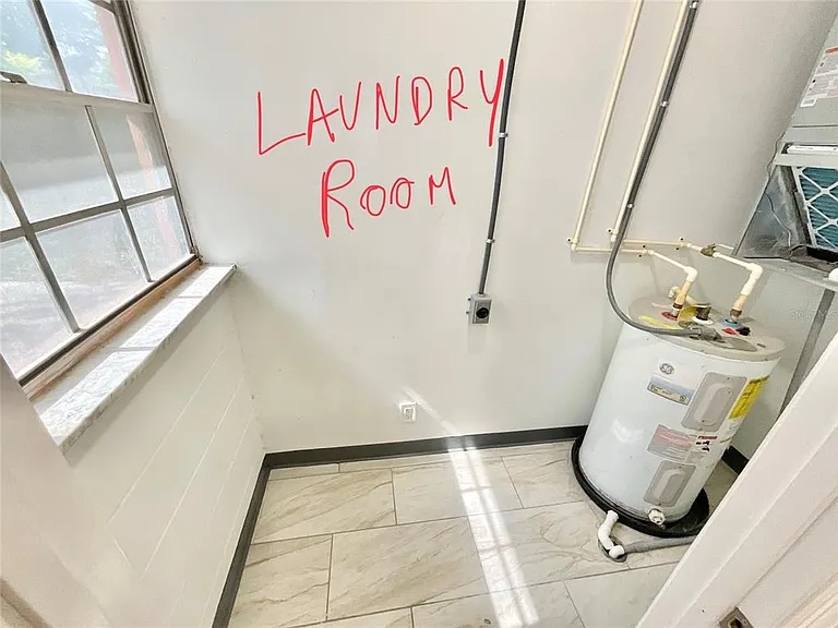 2117 Calusa Trl #B — Photo 8