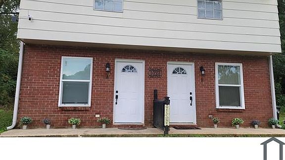 3rd image of 1023 Elmwood St #B