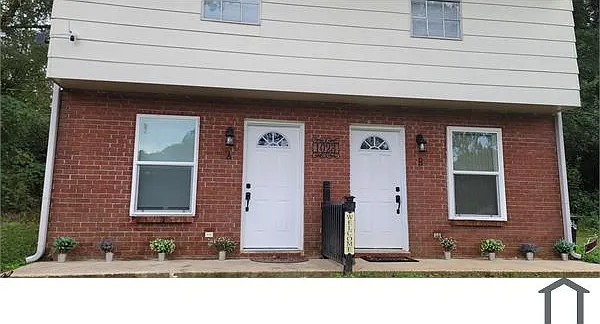 1023 Elmwood St #B — Photo 3
