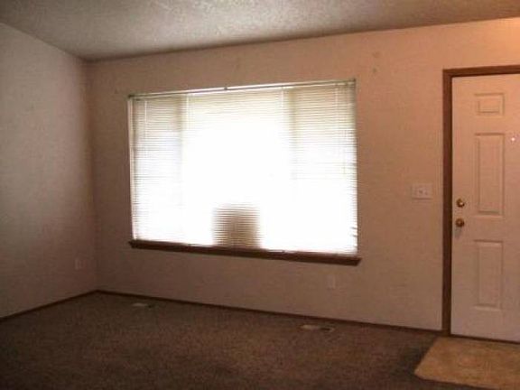 210 Florida living room