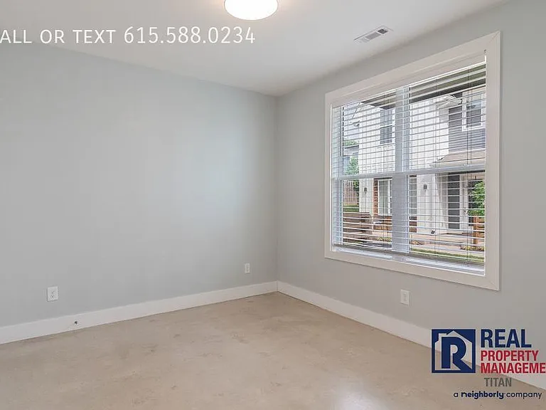 700 James Ave #18 — Photo 9