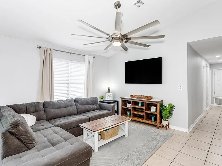 8410 Jarmen Ln — Photo 2