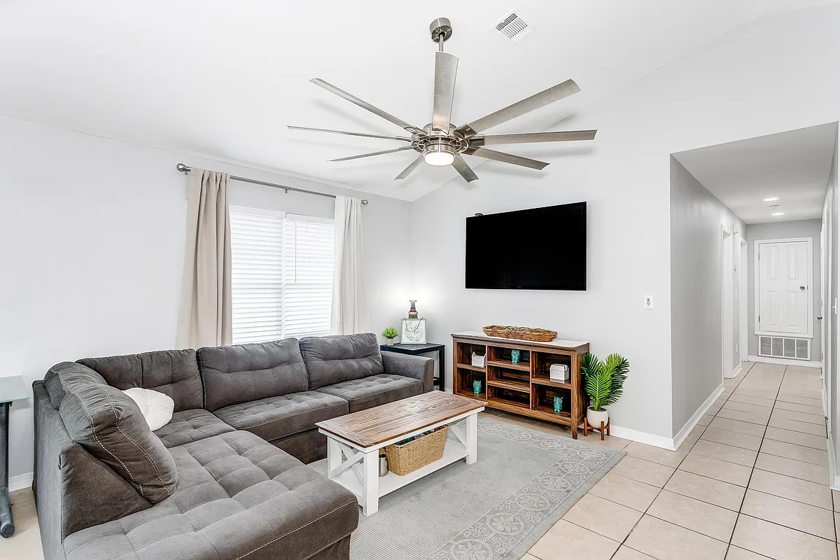 Building Photo - 8410 Jarmen Ln