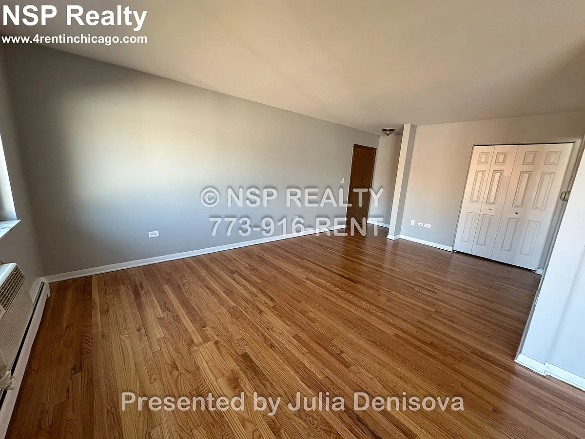 Building Photo - 1639 Oakwood Ave #304