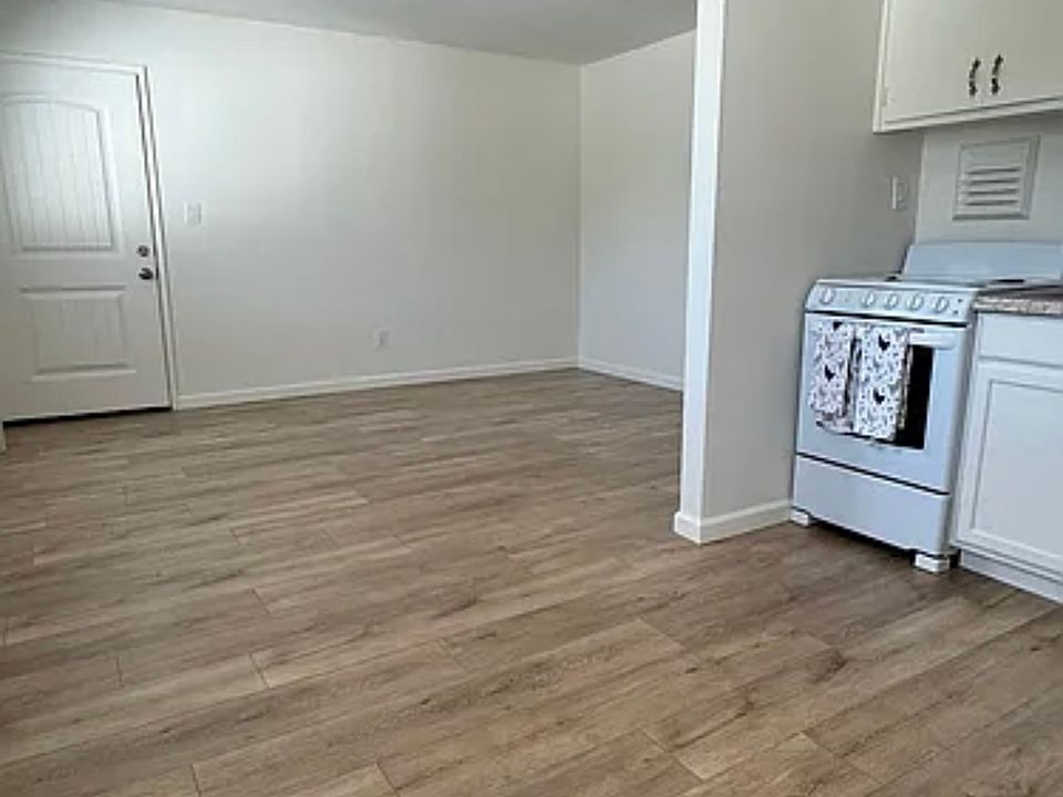 1st image of 1727 B St #1727
