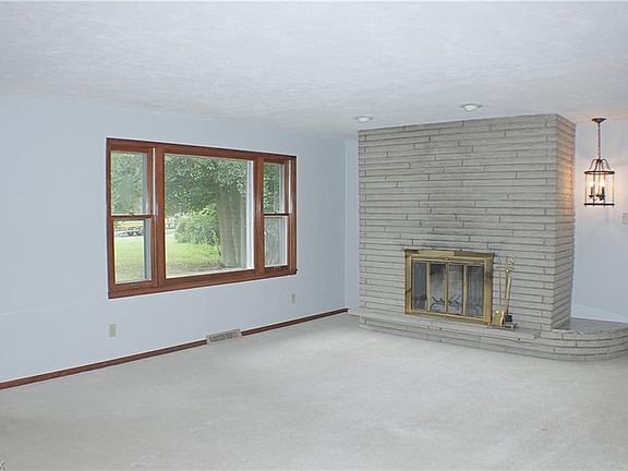 4th image of 12706 Gardenside Dr