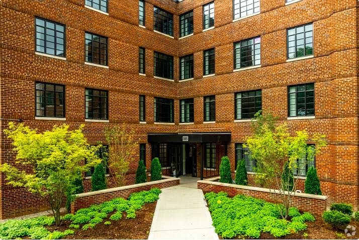1st image of 885 Covington Dr #101