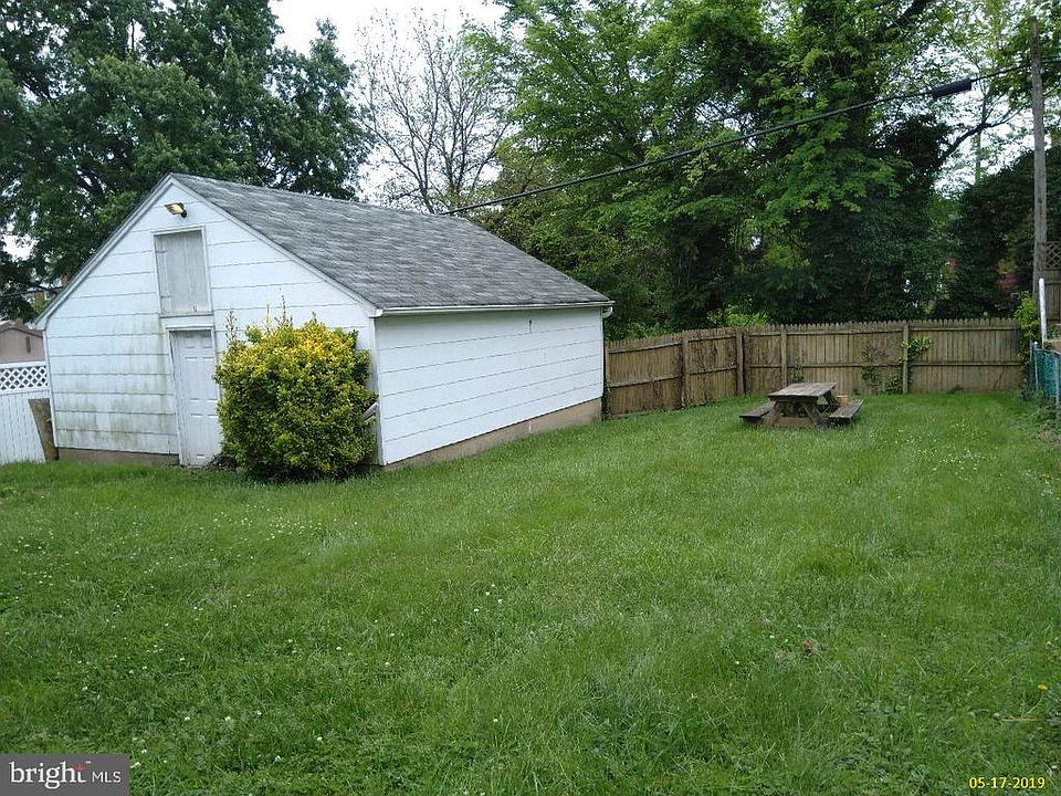 2nd image of 303 Seward Ave