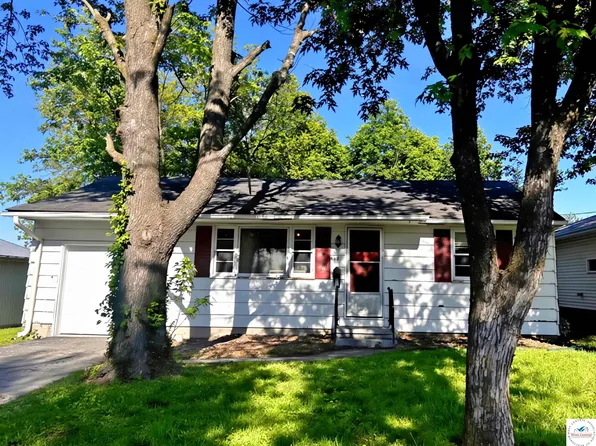 410 S 6th St, Clinton, MO 64735