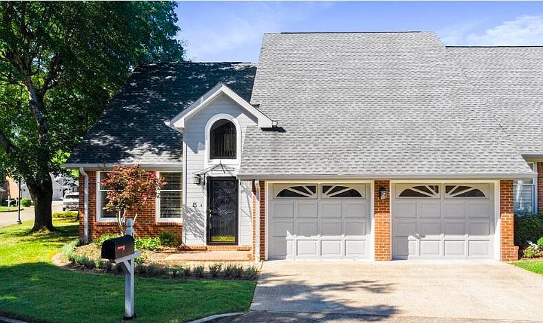 1st image of 15 Acorn Ln NE