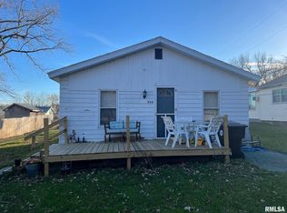 929 Broadwell Dr, Lincoln, IL 62656