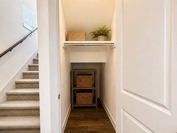5th image of 1066 Fullerton Dr