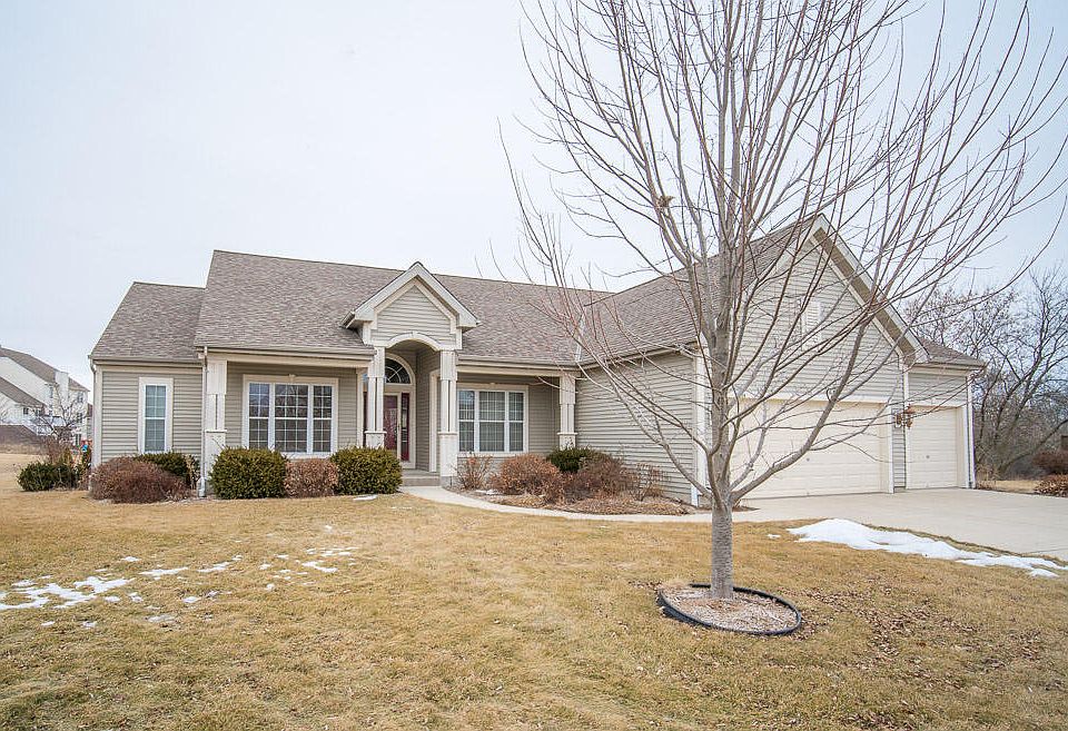 1st image of 1924 Creekside Pl