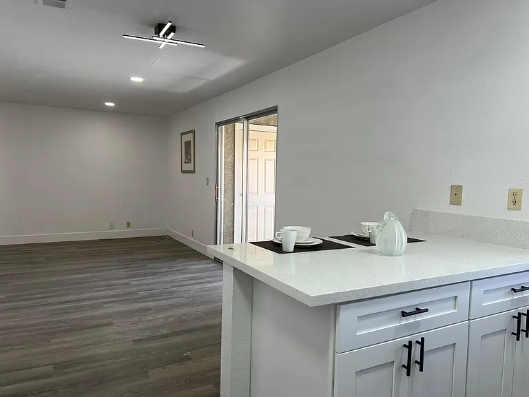 5080 Indian River Dr #360 — Photo 8