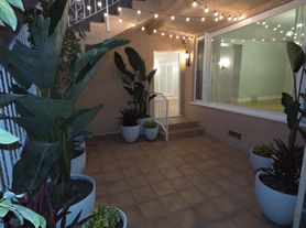 418 S Roxbury Dr, Beverly Hills, CA