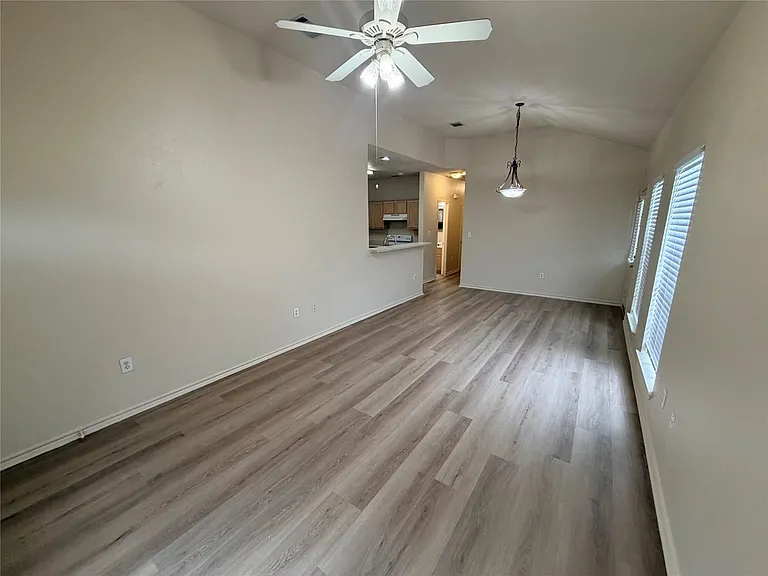 508 Tablerock Cir #B — Photo 4