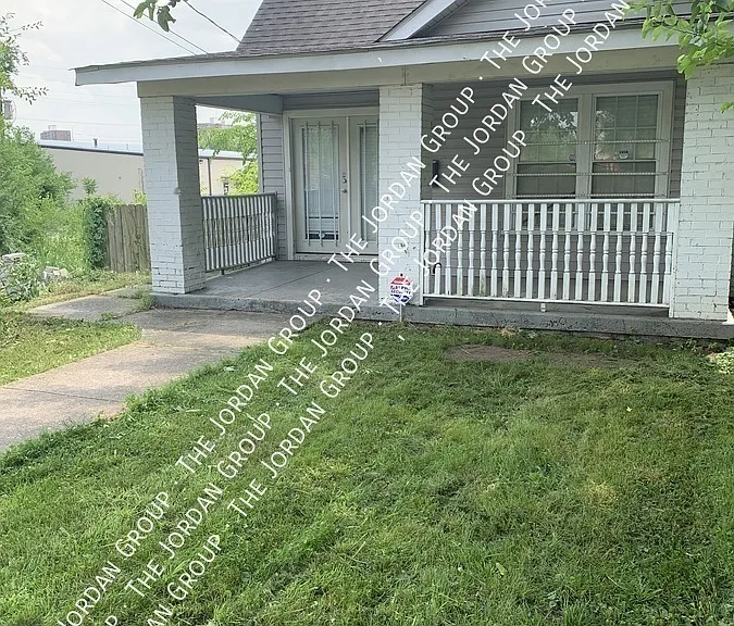 73 Robertson St — Photo 3