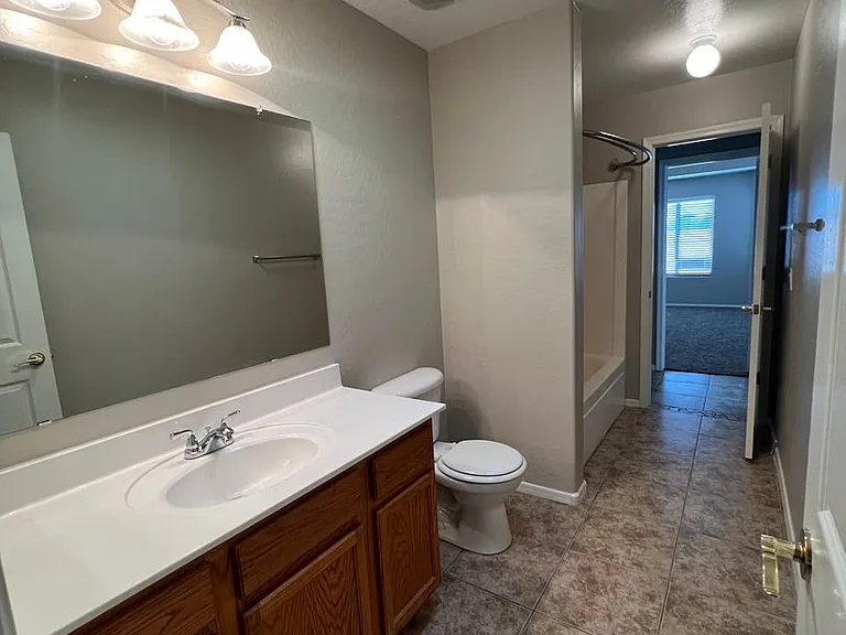 33889 N Barbara Dr — Photo 18