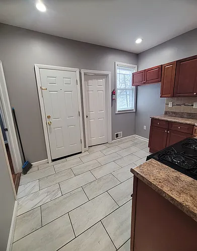 346 Seymour Ave #1 Photo 1