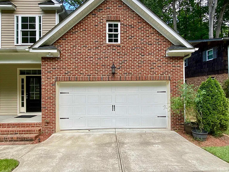 207 Lake Dr — Photo 32