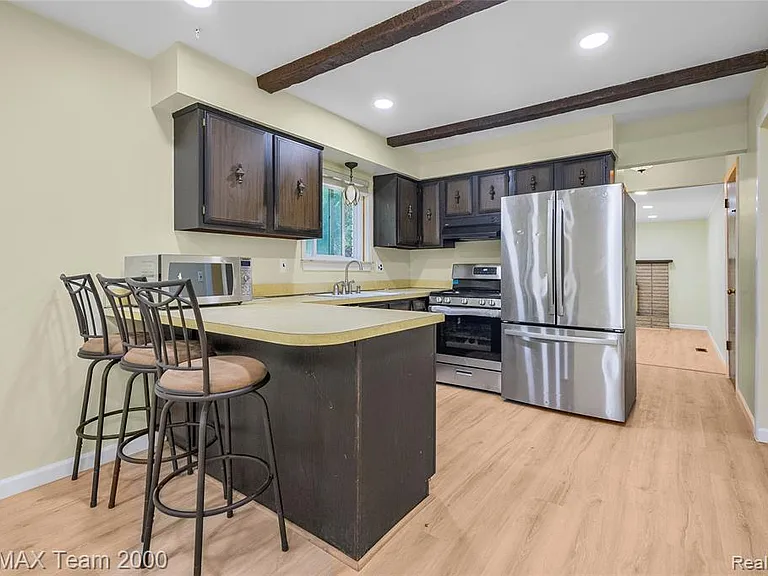 2053 Brookfield St — Photo 9