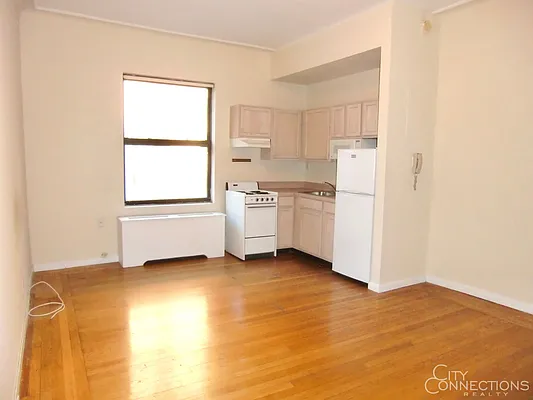 Rented by City Connections Realty | media 18