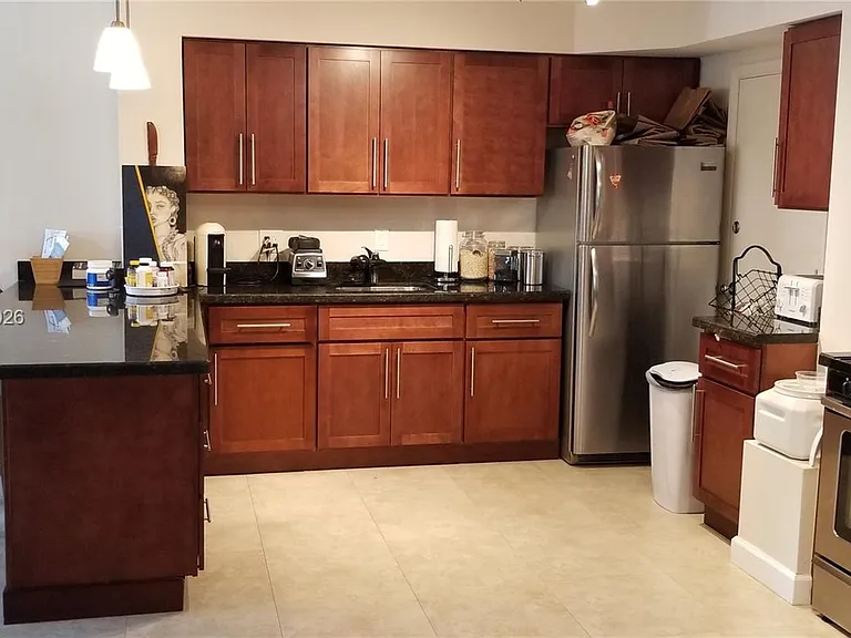 6886 N Kendall Dr #D202 — Photo 7