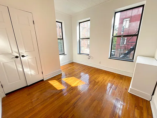 Rented by City Connections Realty | media 6