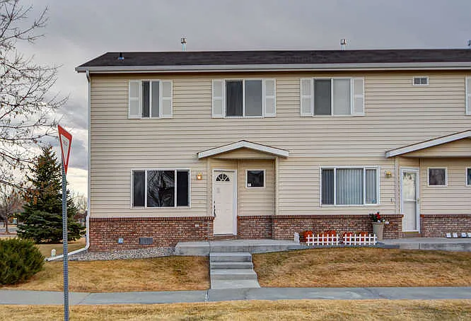 3380 Saratoga St #F — Photo 2