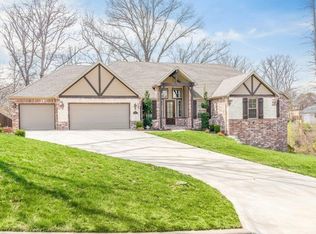 25 Harbour Dr, Bentonville, AR 72712