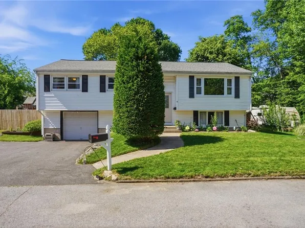 10 Faxon St, West Warwick, RI 02893