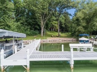 N62W30363 Beaumont Ln, Hartland, WI 53029