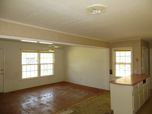 4th image of 4420 31st Ave E