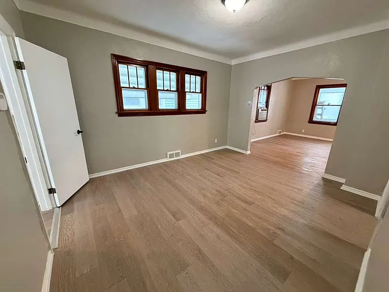 324 E Oakland St — Photo 4