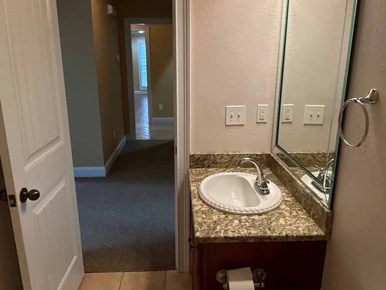 1931 Westminster Dr — Photo 23