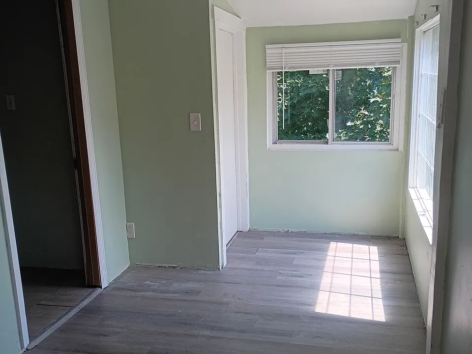 6 Tracy St #2