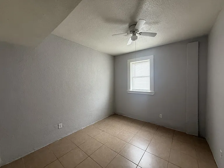 351 W Cortez Ave — Photo 9