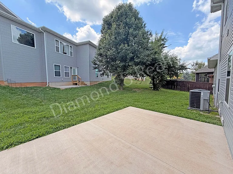 2124 N Bradbury Ln — Photo 26