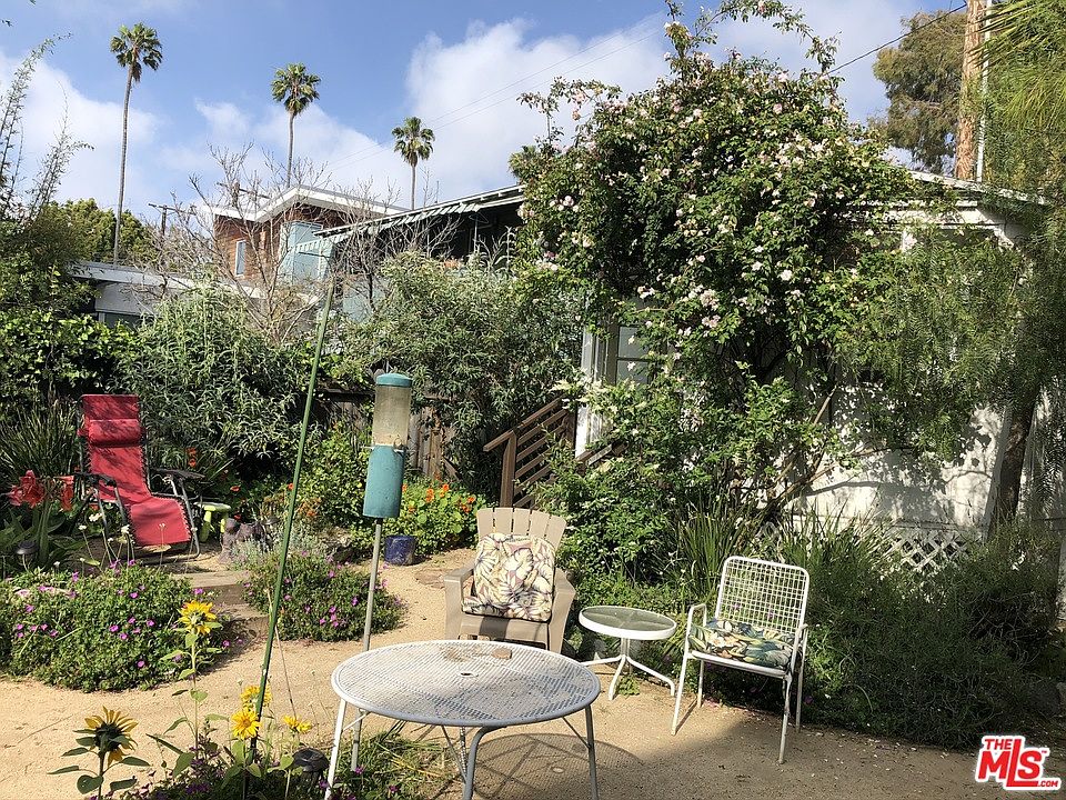 1st image of 754 1/2 California Ave