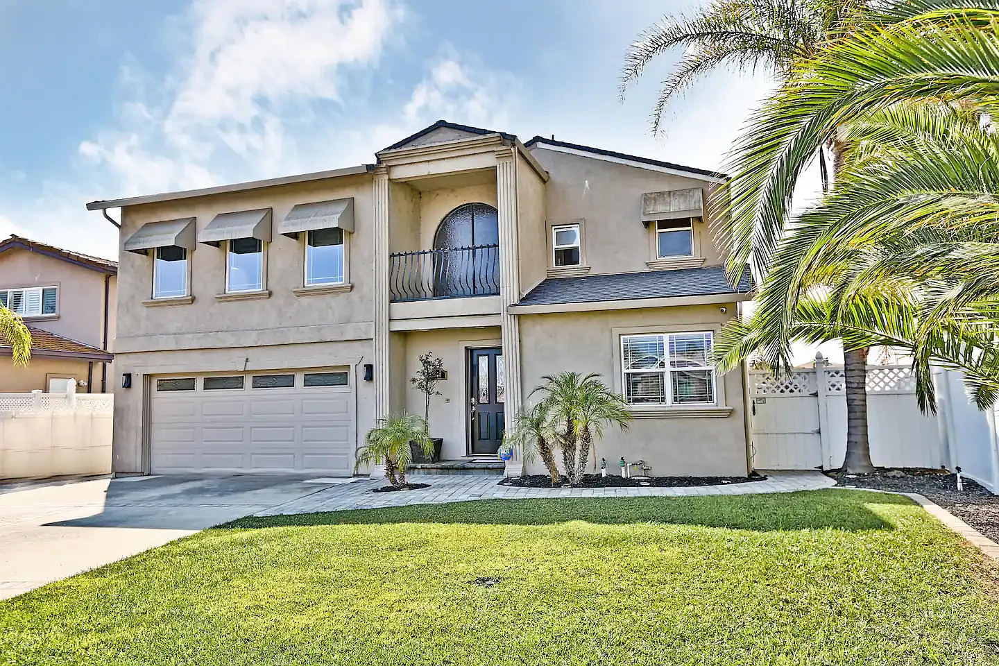4 bed, 3000 sqft, $7,100 — Photo 1